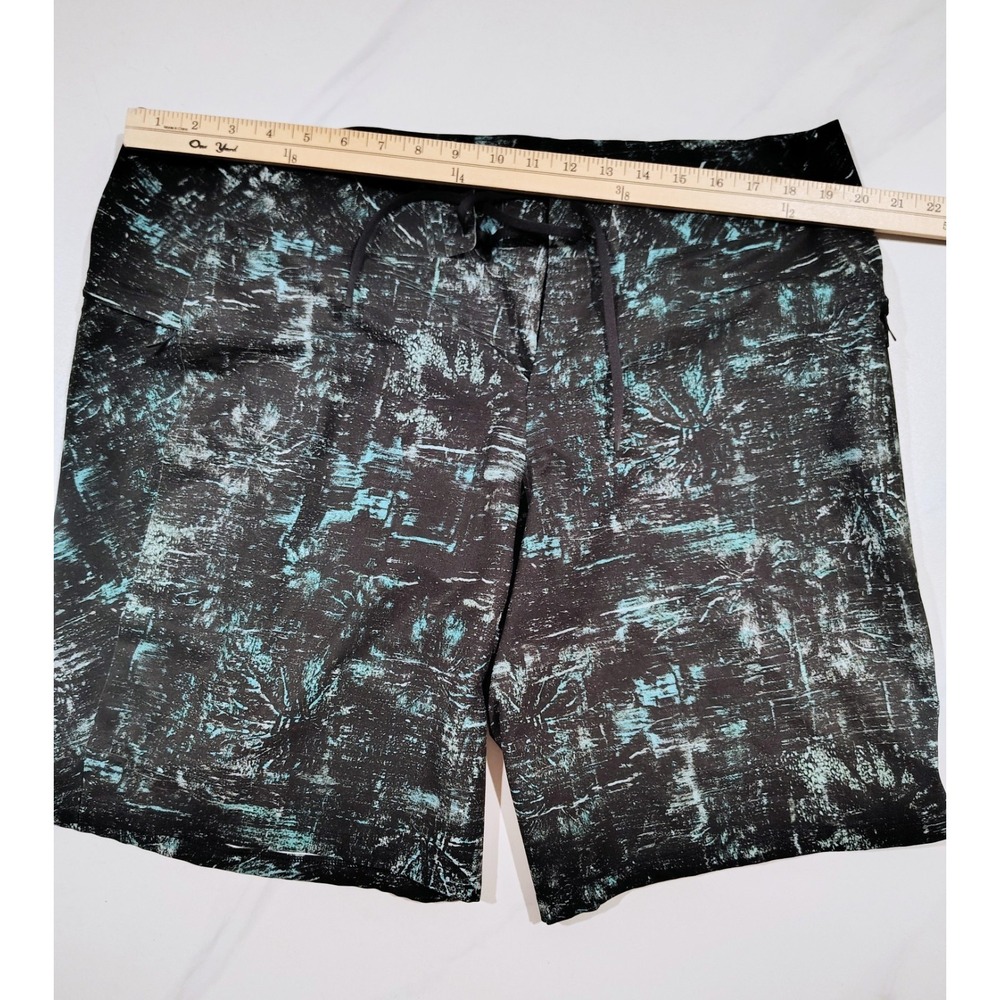 Lululemon Current State Board Mens  Swim Short Green Black LM7AF3S Size 38 - Picture 8 of 9